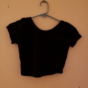 Cap sleeve black crop top